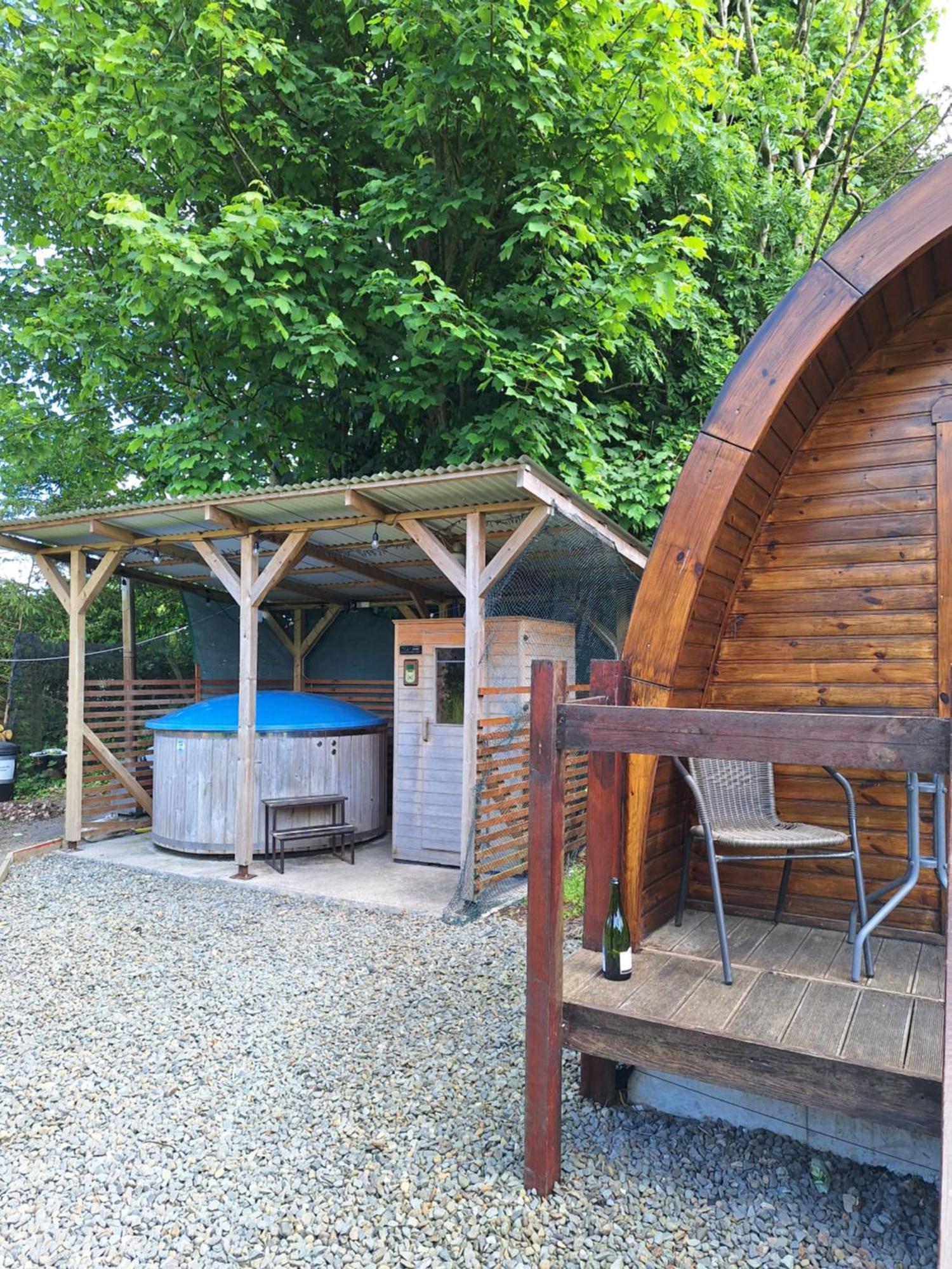 Log Cabin Kells  Luaran gambar