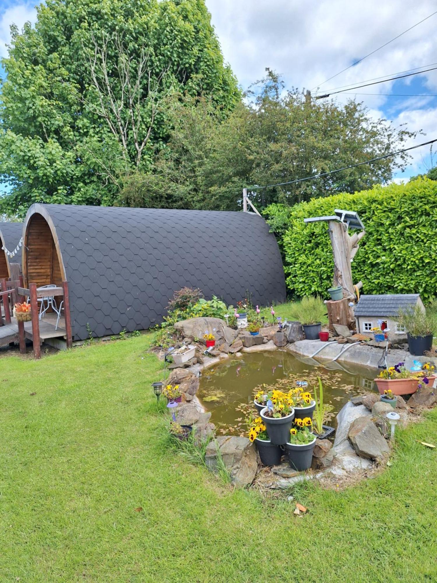 Log Cabin Kells  Luaran gambar