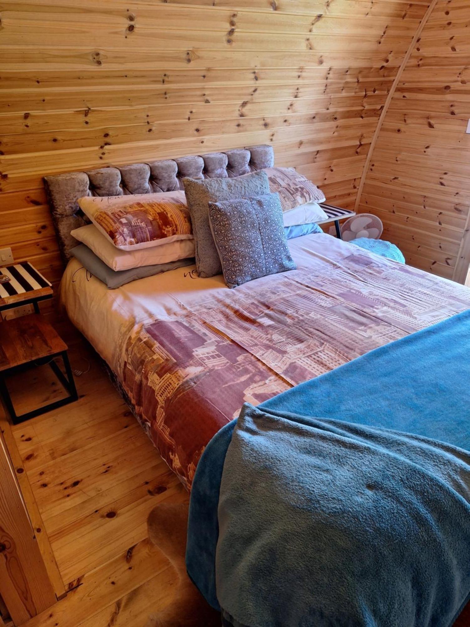 Log Cabin Kells  Luaran gambar