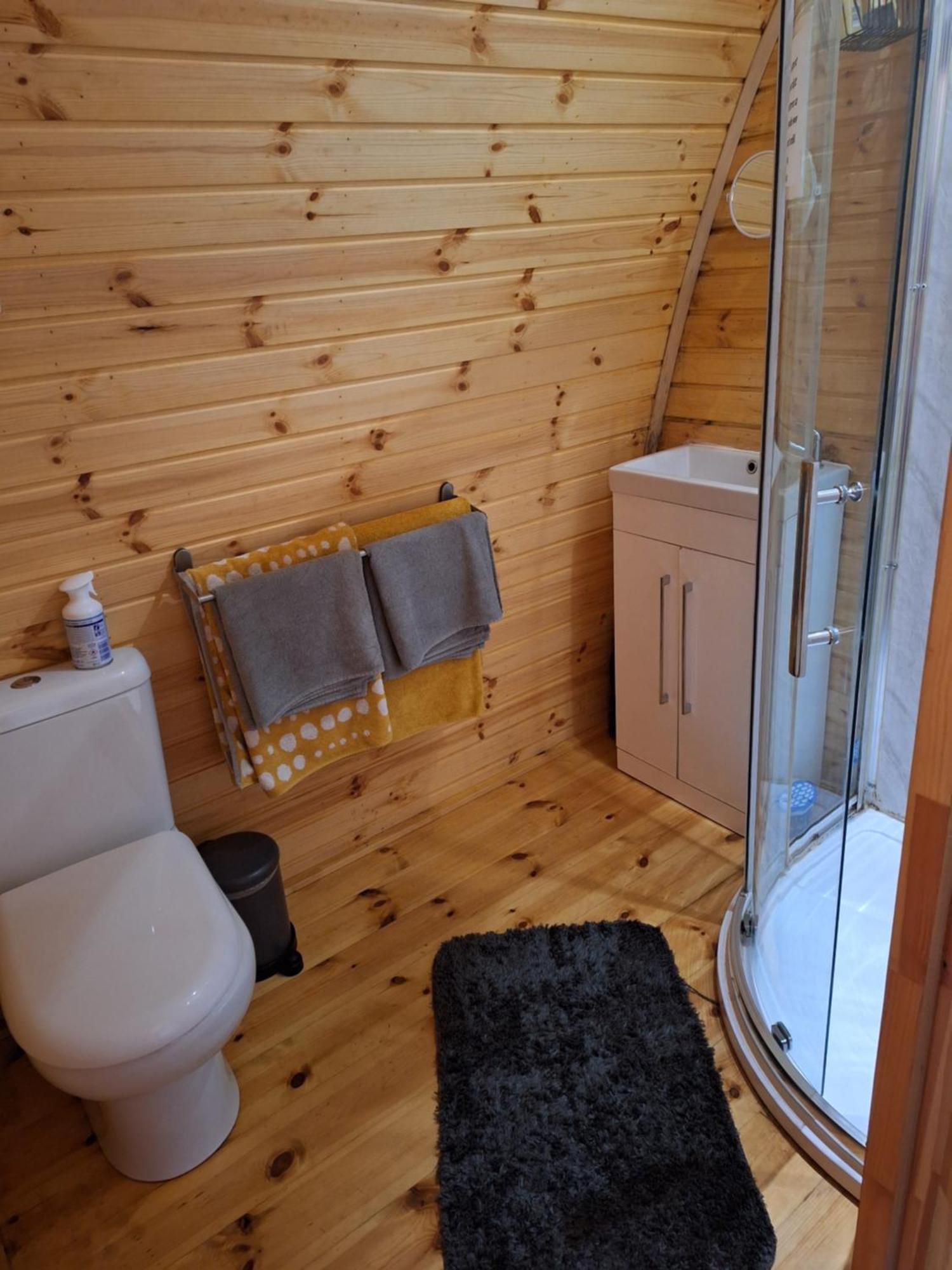 Log Cabin Kells  Luaran gambar