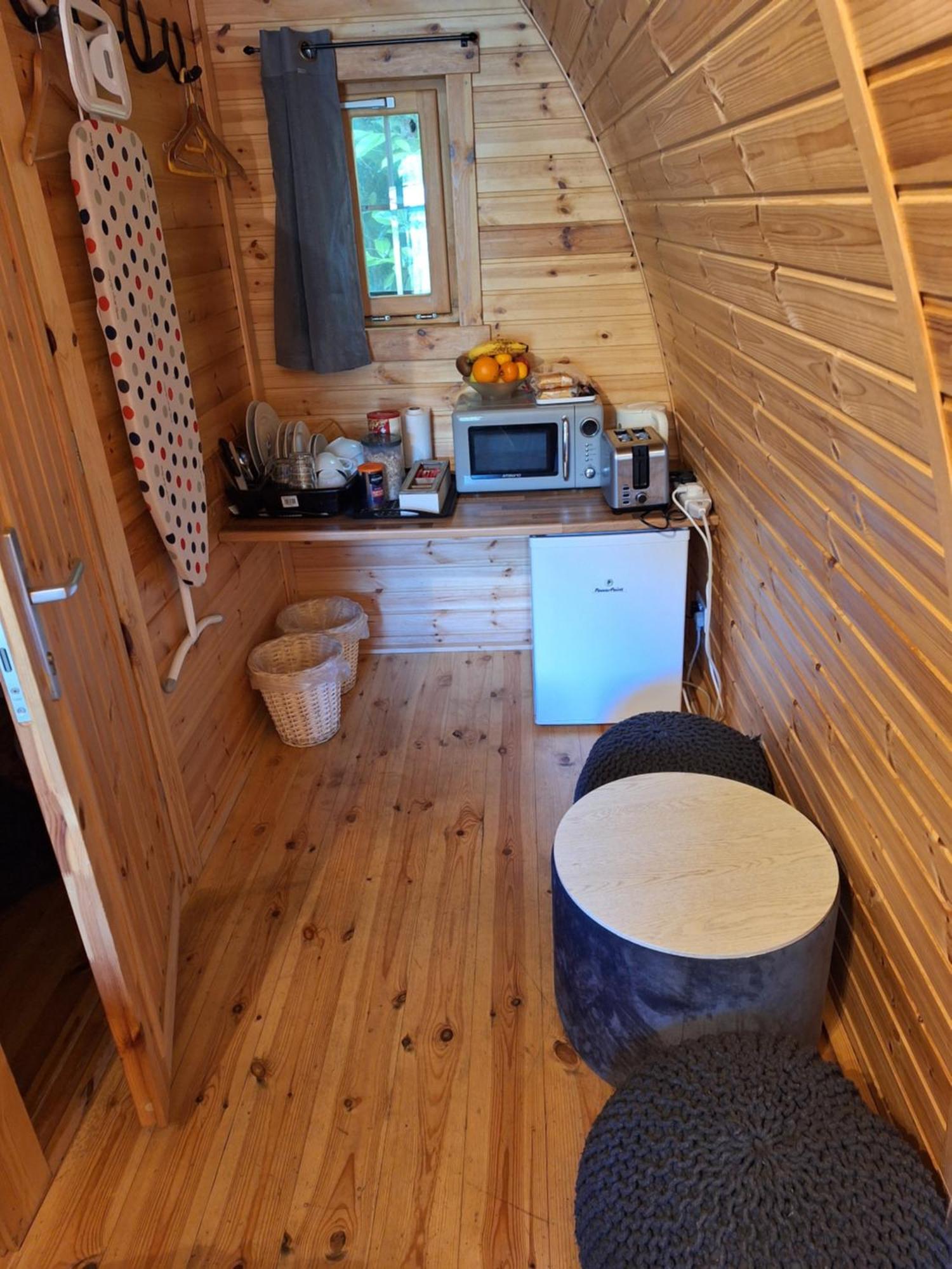 Log Cabin Kells  Luaran gambar